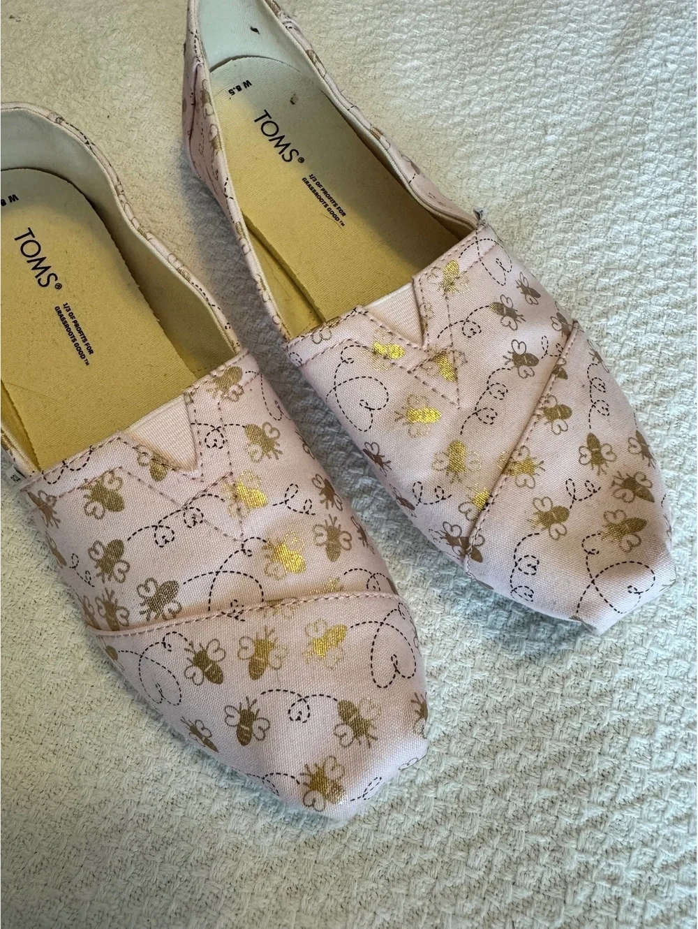 TOMS Pink Bee Print Canvas Slip-On Shoes Size W 8